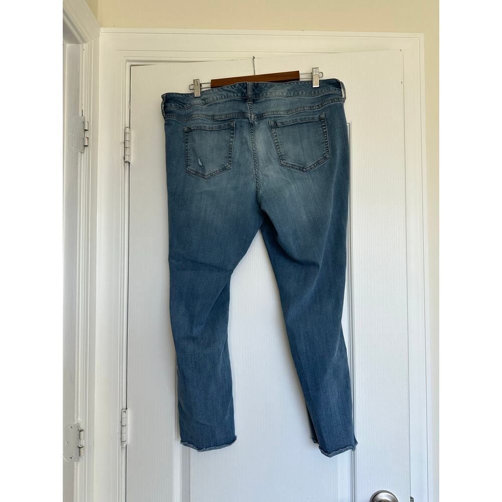 Torrid Cropped Raw Hem Distressed Jeans 16 - Picture 9 of 16